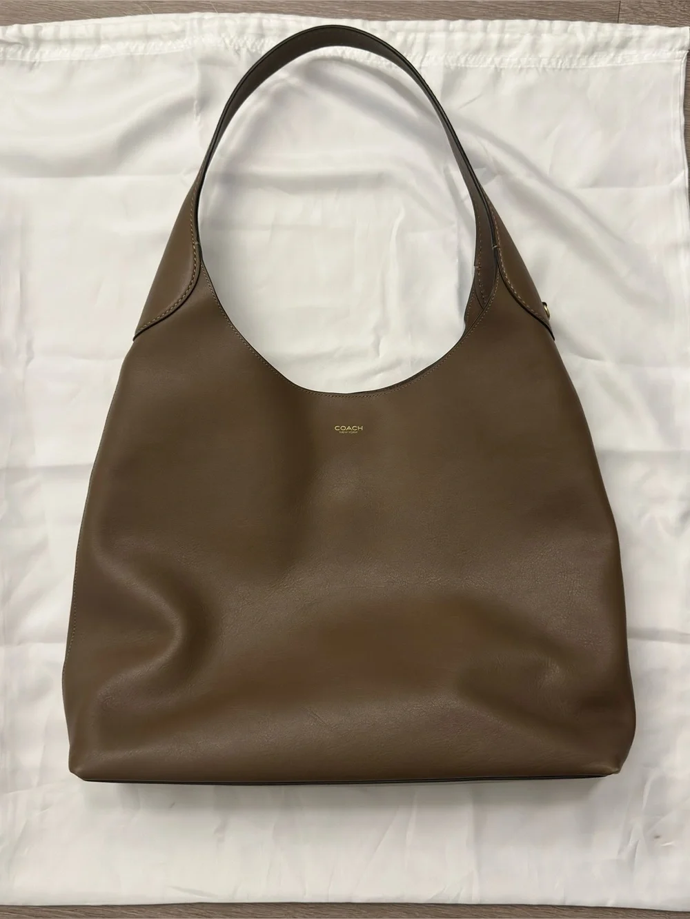 Coach excellent minimal